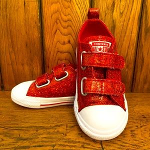Toddler Converse low top Chuck Taylors sparkle red